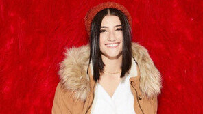 美 16세 소녀, 틱톡 1억 팔로워 첫 달성…한해 수익 44억