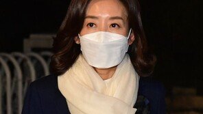 ‘북토크’ 연기한 나경원 “애국에는 진보와 보수가 없다는 말, 가슴에”