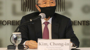 與 재난지원금 ‘난색’에 김종인 “자세의 문제…예산 증액 가능”