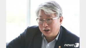 與 조응천 작심비판 “秋, 돌아오지 못할 다리 건너…이게 정의냐”