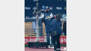 감격한 ‘택진이형’ “창단 9년만의 우승…만화 같은 일 벌어졌다”