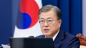 ‘침묵’ 文대통령 책임론…野 “결자해지하라” 맹공세