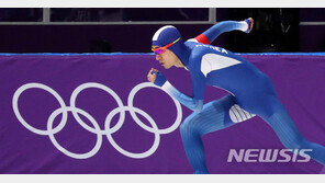 돌아온 빙속스타 이승훈, 회장배 대회서 4위에 그쳐