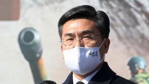 서욱 “연천 신병교육대 집단감염 고강도 대응방안 마련하라”