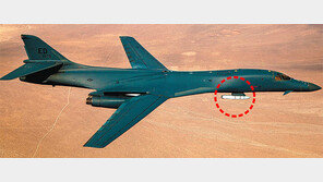 美, 기체에 미사일 단 ‘죽음의 백조’ 공개