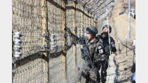 軍 “北주민 월남 때 철책 경계망 나사 풀려 경보 안 울려”