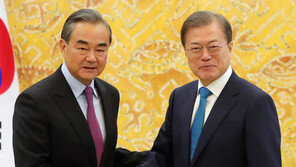 시진핑 “여건 허락 때 방한”…文대통령 “코로나 안정 뒤 기대”