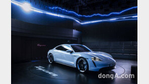 “외계인이 만든 전기차 국내 상륙”… 강남 한 복판서 만난 ‘포르쉐 타이칸’