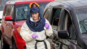 “여행 자제” 30분뒤 비행기 탄 美시장 ‘코로나 내로남불’