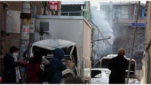 사랑제일교회 철거 시도에 화염병 저항