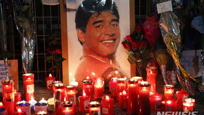 마라도나 영결식 앞두고 대통령궁 안치…수만명 몰려 통곡