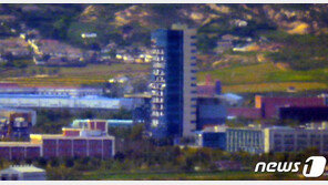 “폐쇄된 개성공단 10여 곳서 인력· 차량 움직임 포착”