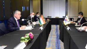 강경화, 중앙亞 3개국과 외교장관회담…한반도 평화 지지