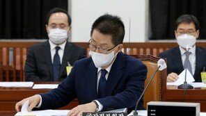 국정원 “김정은, 환율 급락했다고 평양 환전상 처형…과잉 분노 표출”