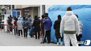 하루새 학생 49명·교직원 7명 확진 추가…‘등교중단’ 300곳 넘어