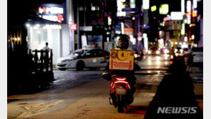 코로나에 배달 급증…시민들 “오토바이 살살 좀 달리길”