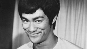 ‘전설적 액션스타’ 이소룡 탄생 80주년 맞아 중화권 들썩