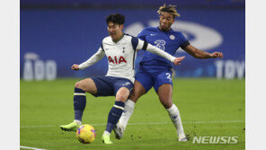 첼시 수비에 꽁꽁 묶인 손흥민…슈팅 기회 잡지 못 하고 ‘침묵’