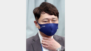 靑최재성 조기축구회 참석 논란…국민의힘 “참모진 비열해”