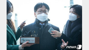 “판사문건, 불법” vs “패싱·편법 자행”…‘尹 직무정지’ 공방