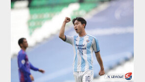 ‘윤빛가람 멀티골’ 울산, 도쿄에 2-1 역전승…조 1위·16강 확정