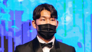 MVP 로하스, 신인상 소형준… 막내 KT ‘겹경사’