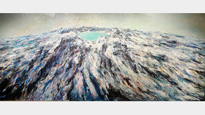 벽면 가득찬 6m 80cm ‘백두’… “스케일 큰 작품에 욕심”