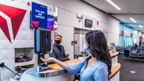 델타항공 ‘무격리’ 유럽여행 시범 실시한다…새로운 방역체계 적용