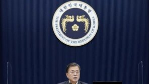 법원 결정에 윤석열 곧바로 업무복귀…靑, 입장 안내고 침묵