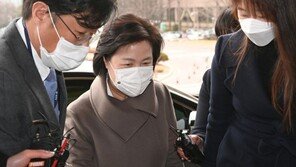 추미애와 같은 층 근무하는 법무부직원 확진…“秋 격리대상 아냐”