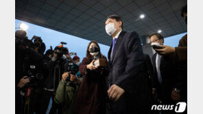 윤석열, 자진사퇴 불가능…남은 법적 방법 文대통령 해임뿐