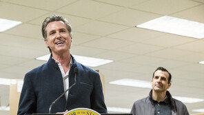 모이지 말자더니…美 새너제이 시장, 가족 모임 사과