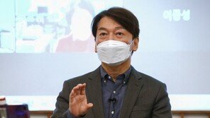 안철수 “보궐선거 어렵다…정부, 백신뉴스 퍼뜨릴 수도”