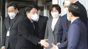 법무차관 인사에…국민의힘 “文, 기어이 윤석열 찍어낼 모양”