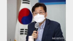 ‘조미연 판사 진보’ 발언에…홍익표 “이상한 데로 간 사람 많아”