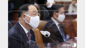 홍남기 “3차 재난지원금 3조+α 소상공인에 설 연휴 전 지급”