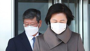 해임? 그 이후가 더 문제…법원, 尹 손들어주면 文 ‘치명상’