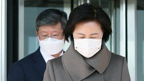 추미애, 尹직무정지 나흘 전 故노무현 영정 찾았다