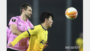 답답한 모리뉴 “손흥민-호이비에르 없었으면 토너먼트 못 갔어”