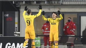 손흥민, 12호골 폭발…토트넘, 유로파리그 32강 진출