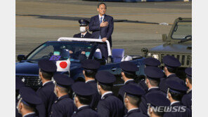 日 스가, 4일 저녁 기자회견…아베 수사 등 입 여나