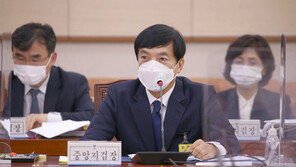 서울중앙지검 간부들, 이성윤에 사실상 사퇴 건의