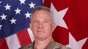 에이브럼스 주한미군사령관 후임에 폴 라캐머러 지명