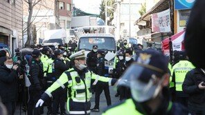 “명도집행 중 화염병 투척”…시민단체, 전광훈·사랑제일교회 등 고발