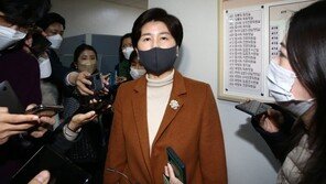 법사위, 공수처법 의결 미뤄…與 “타협 없으면 단독 의결”