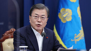 文, 秋·尹갈등 첫 사과…“혼란 정국 죄송, 개혁 마지막 진통이길”