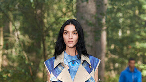 콧대 낮춘 명품, 온라인 속속 입점