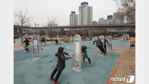 의료진들 “시민 일상 멈추지 않으면 이 확산세 안 멈출 것”