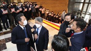 ‘대공수사권 폐지’ 국정원법 본회의 상정…野 필리버스터 돌입