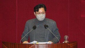 홍익표 “살아있는 권력은 죄 없어도 수사하나…검찰 선택적 정의”
